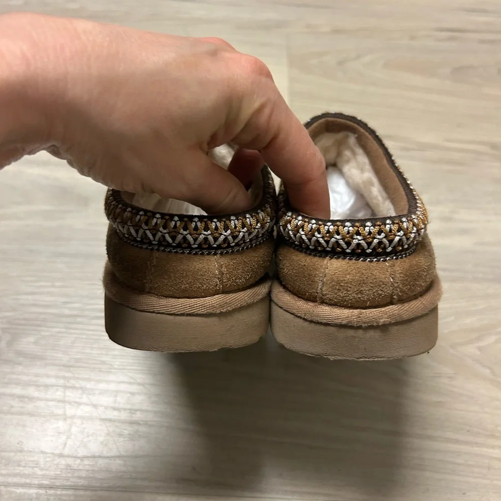 UGG Tasman Slippers Kids Sz 2 Chestnut Suede Shearling Warm Classic Unisex Cozy - Picture 4 of 11